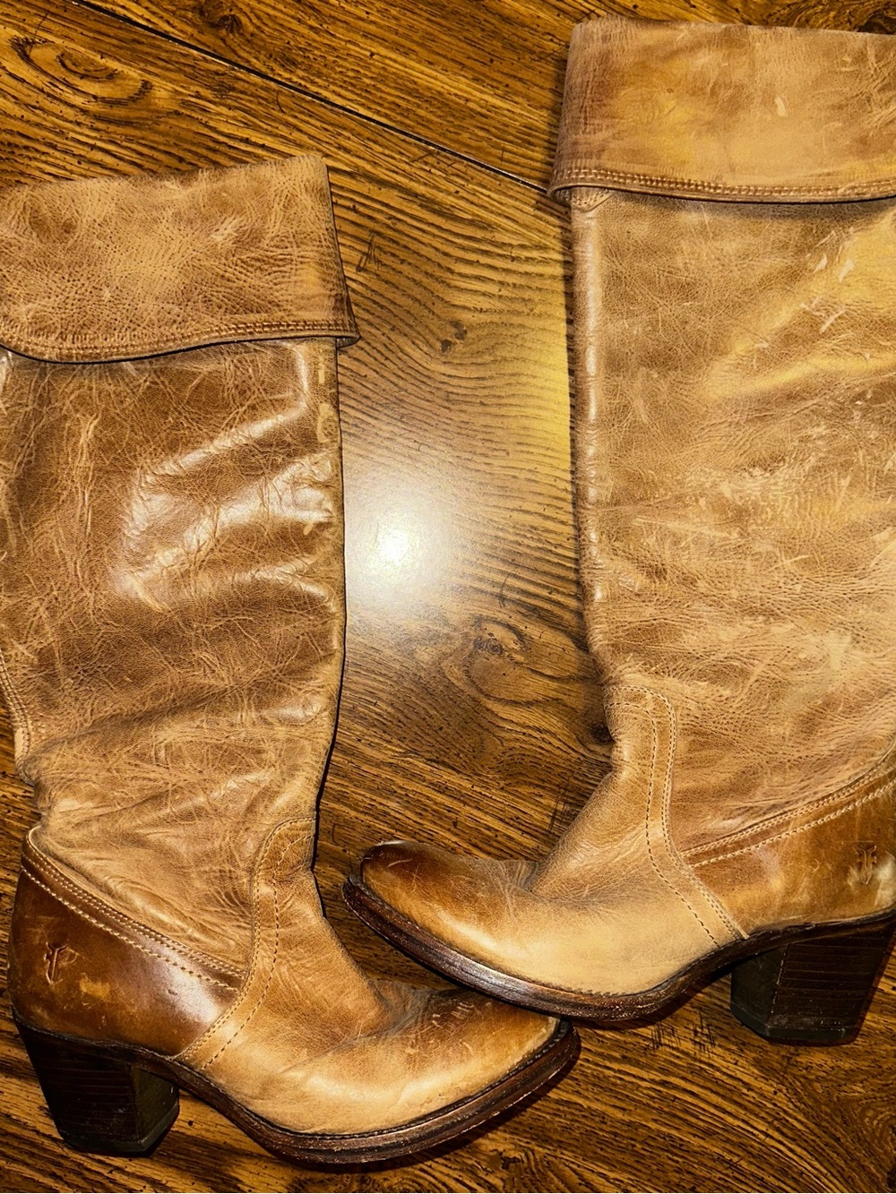 🤎 Frye Distressed Leather Knee High Boots | Tan | Size 6B | Vintage Western - Picture 2 of 5